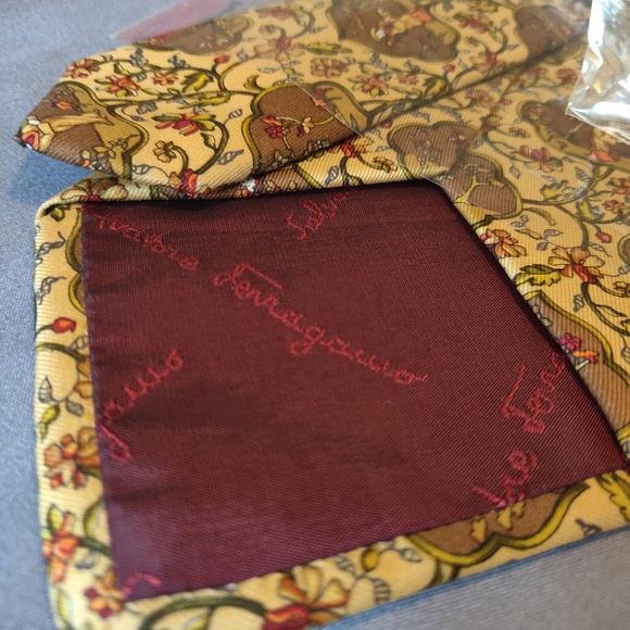 Salvatore Ferragamo Silk Neck-Tie - Picture 3 of 3